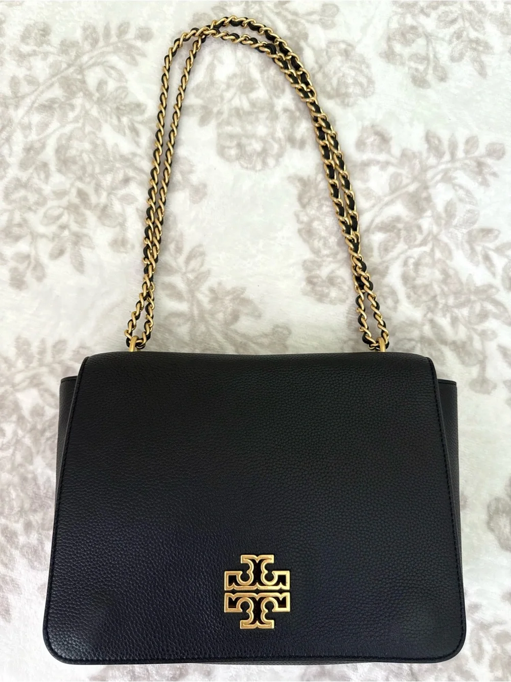 EUC Tory Burch Britten Large Shoulder Crossbody Bag Pebbled Leather Gold Chain